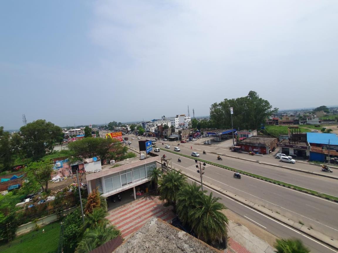 Akash Hotel Managed By Jk Hotels & Resorts Kathua Екстериор снимка