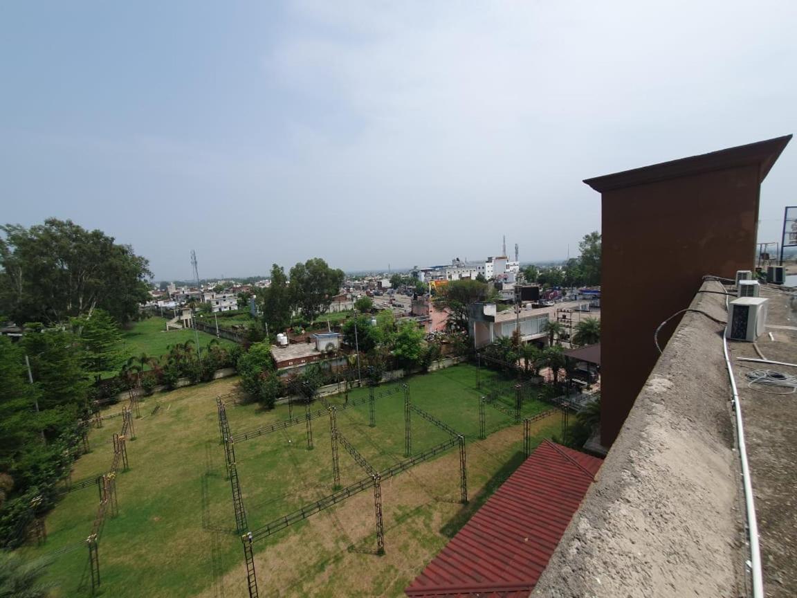 Akash Hotel Managed By Jk Hotels & Resorts Kathua Екстериор снимка